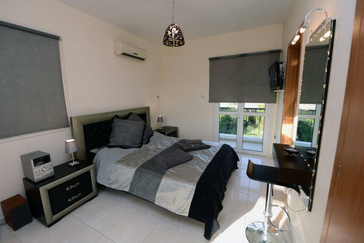 Karythia Villa Píla Kültér fotó