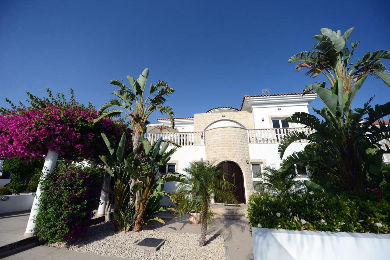 Karythia Villa Píla Kültér fotó